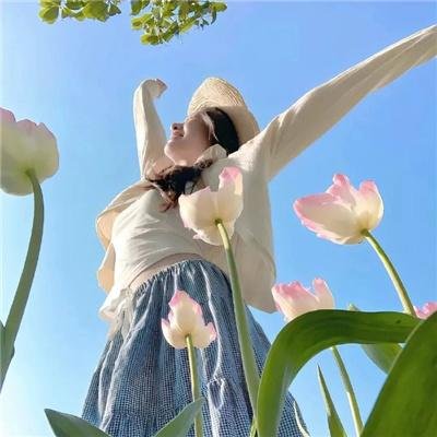 橙色女孩